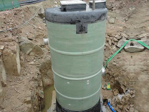 一体化污水提升泵站安装现场